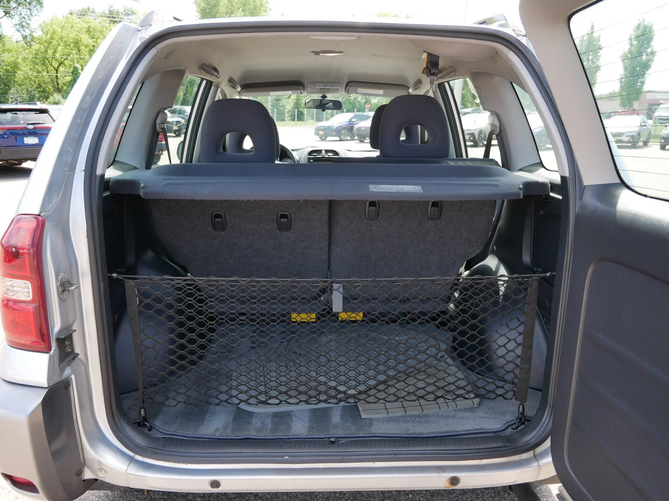 Used 2004 Titanium Metallic Toyota  image 18