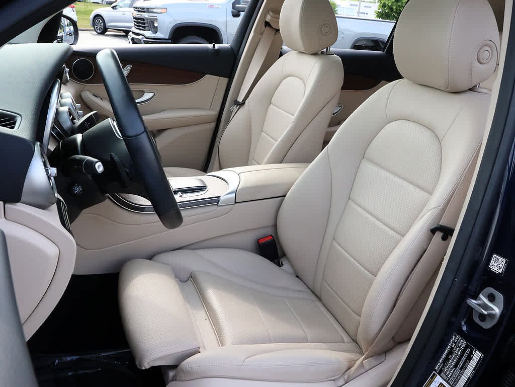 Used 2022 Lunar Blue Metallic Mercedes-Benz GLC 300 image 9