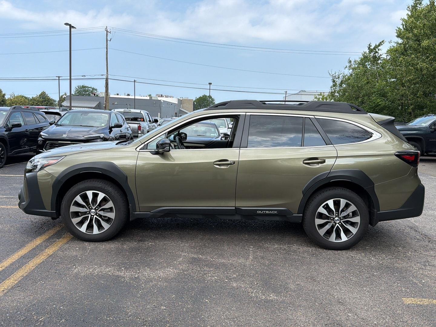 Used 2025 Autumn Green Metallic Subaru Limited image 11