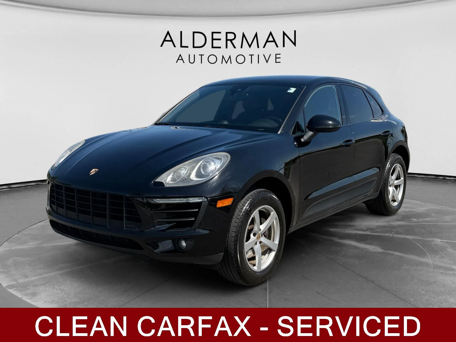 2017 Porsche Macan -'s photo
