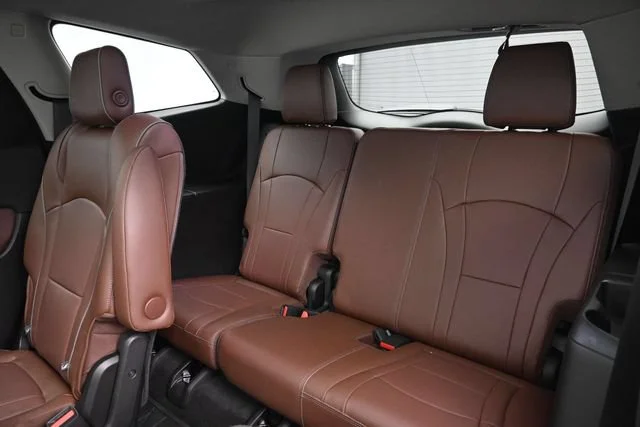 Used 2018 Includes Spectra Gray lower exterior accent color. Buick Avenir image 23