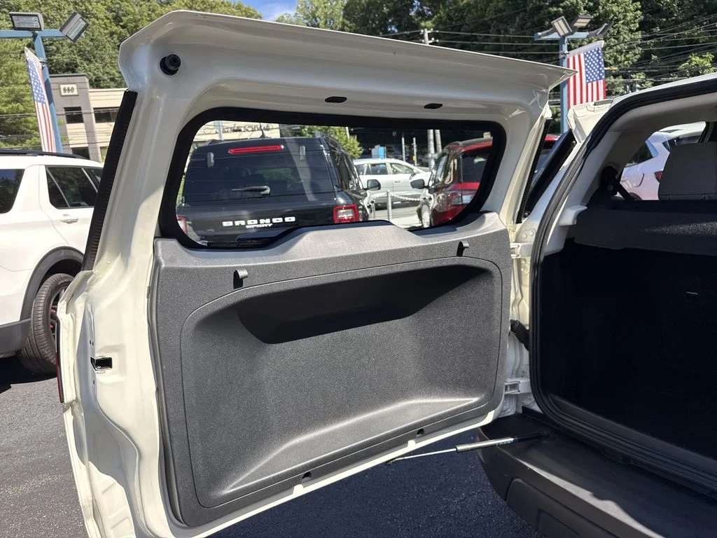 Used 2020 Diamond White Ford S image 31