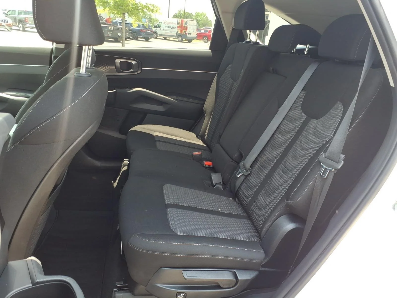 Used 2023 Glacial White Pearl Kia LX image 18