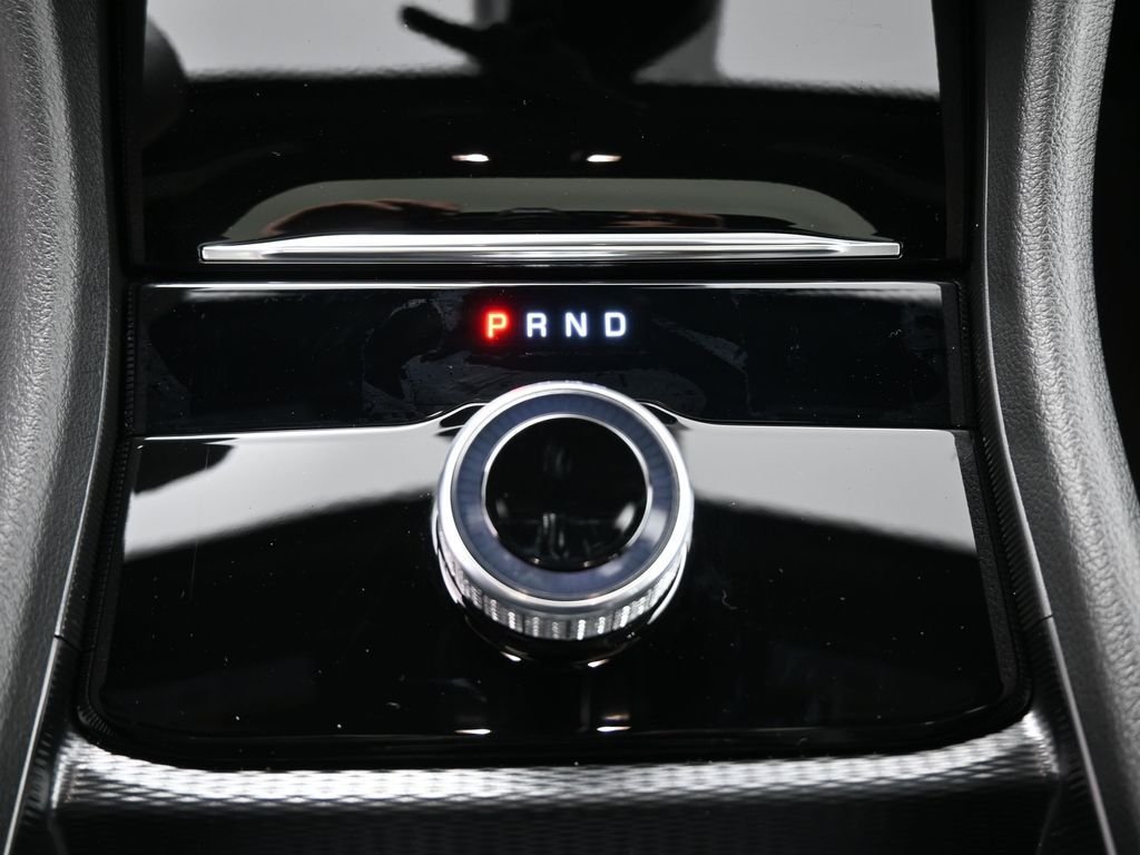 New 2025 Diamond Black Crystal Pearl-Coat Exterior Paint Jeep Altitude X image 4