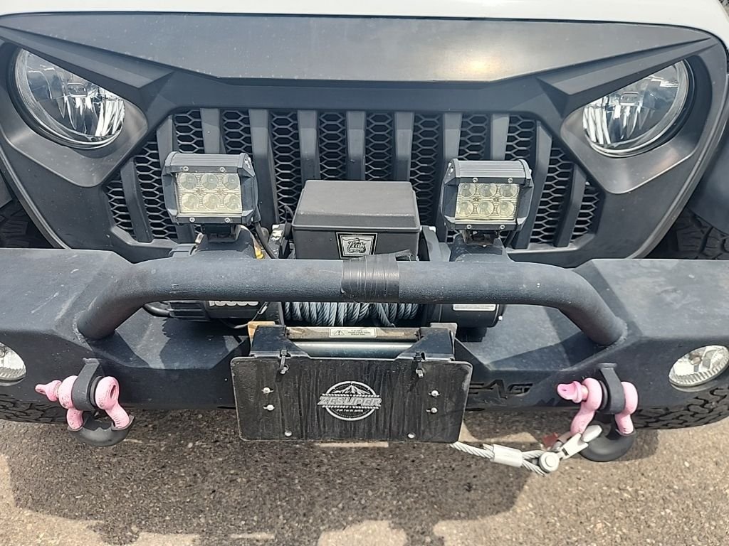 Used 2018 White Jeep Unlimited Sport S image 26