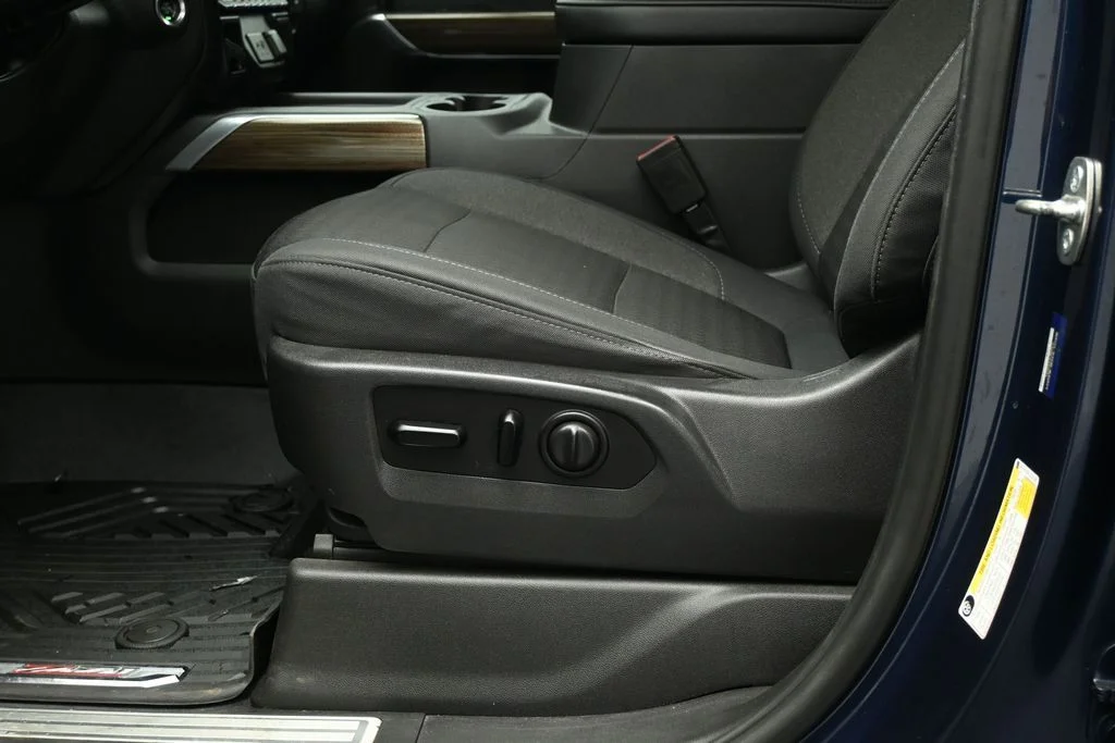 Used 2020 Blue Chevrolet LT Trail Boss image 10