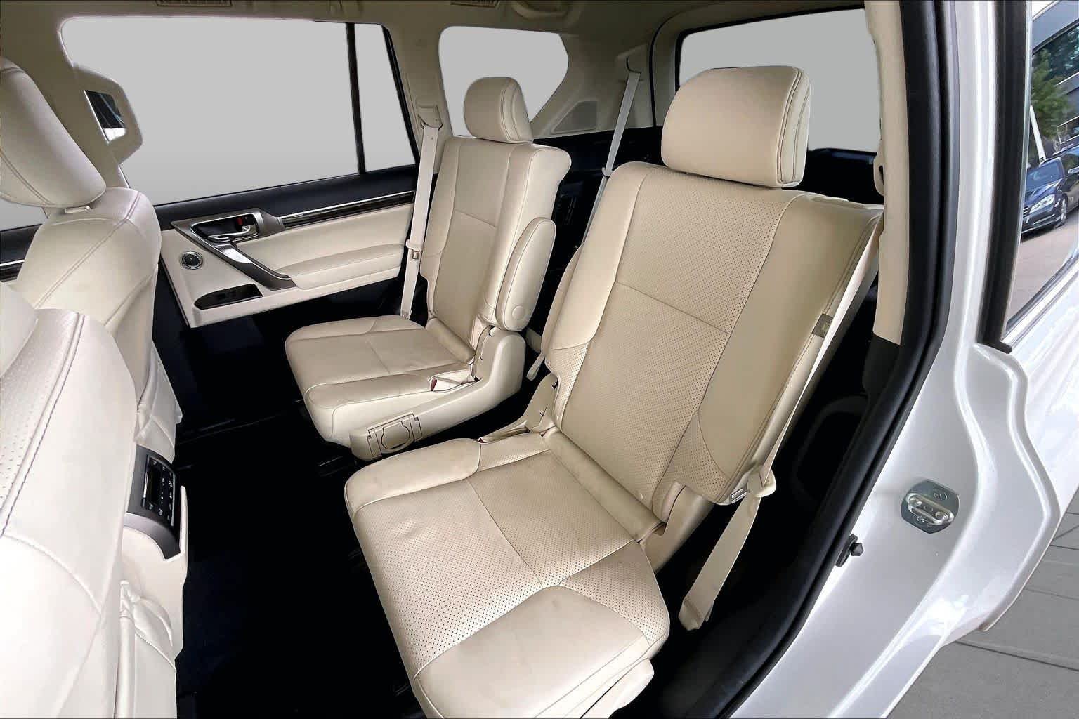 Used 2023 Eminent White Pearl Lexus Luxury image 18
