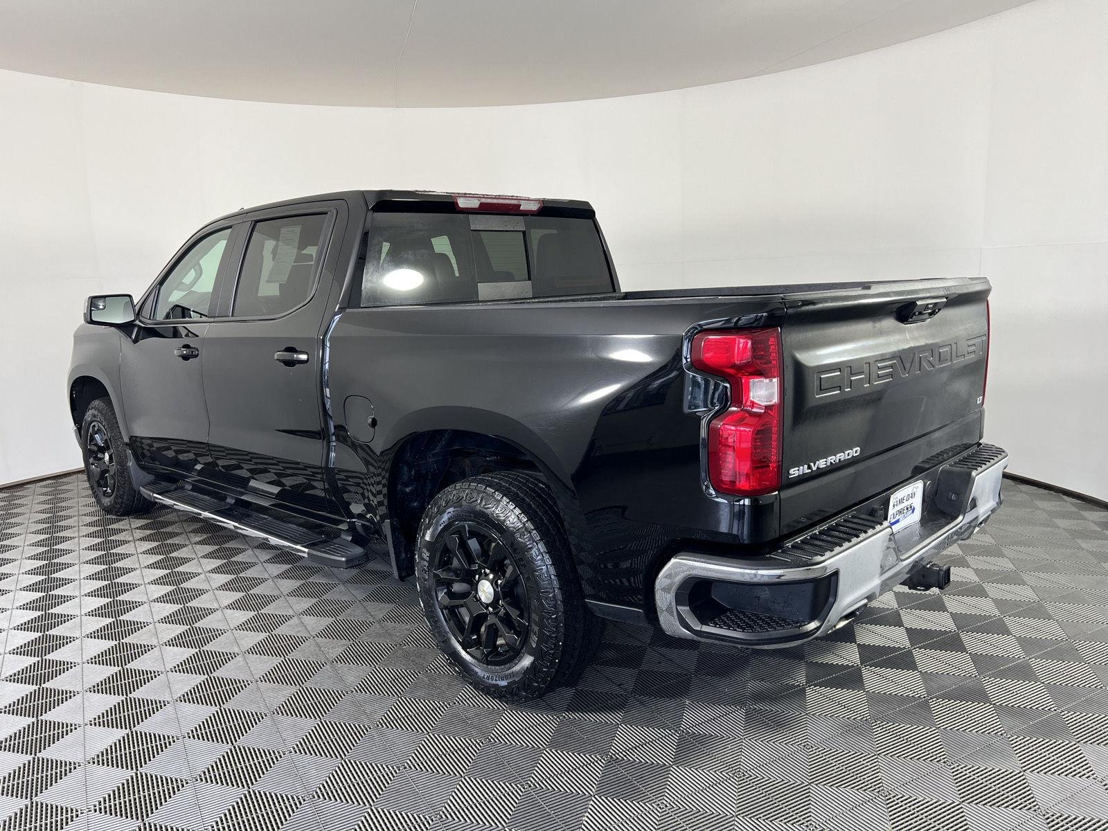 Used 2024 Black Chevrolet LT image 27