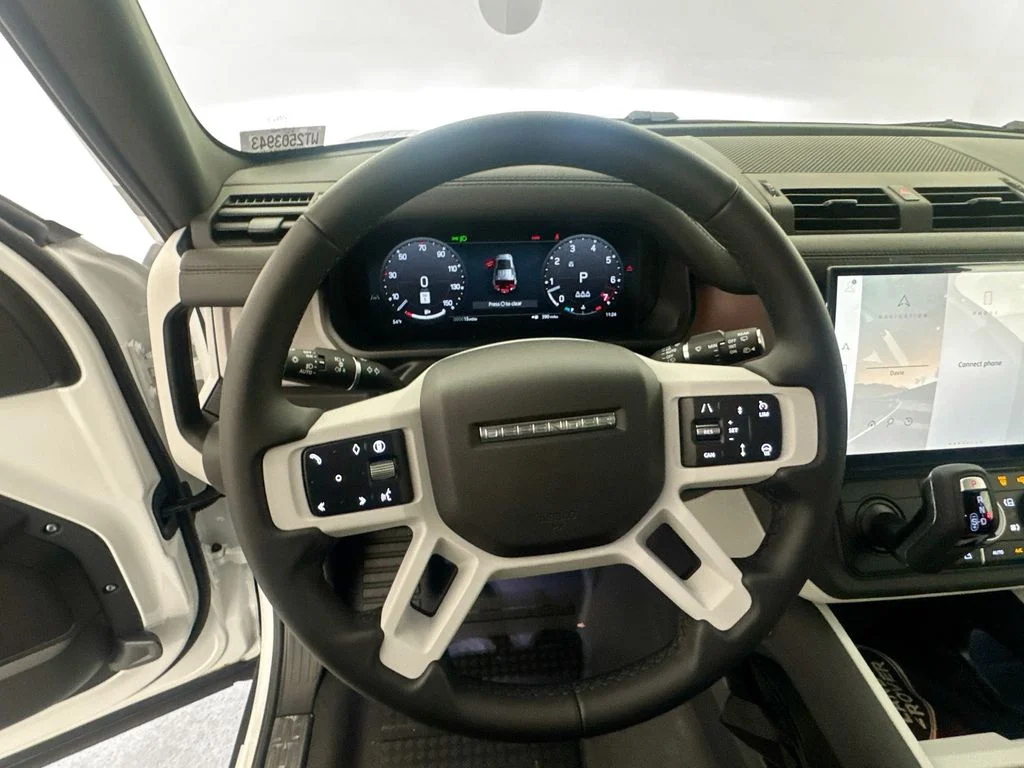New 2026 Fuji White Land Rover X-Dynamic SE image 11