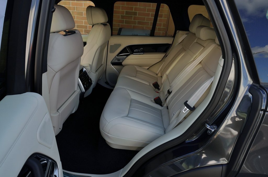 2025 LAND ROVER RANGE ROVER - Image 33