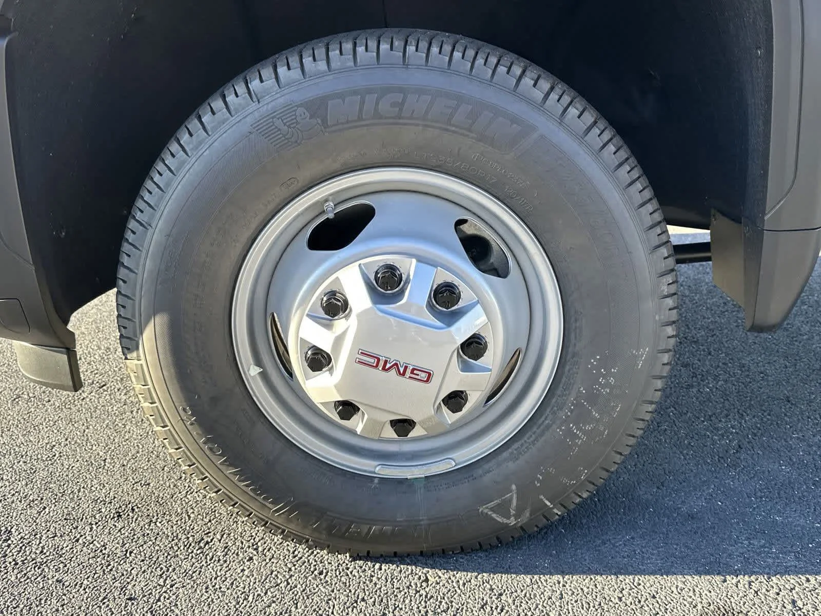 2025 GMC Sierra 3500HD Pro - Photo 22
