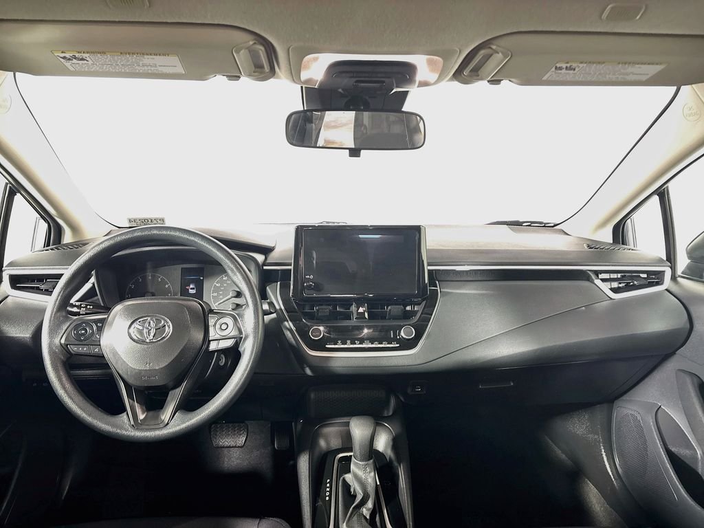 Used 2025  Toyota LE image 12