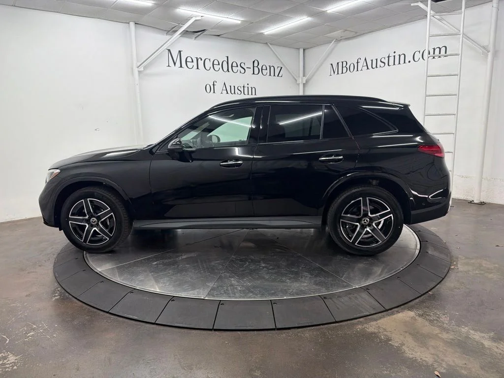 New 2026 Black Mercedes-Benz GLC 300 image 4