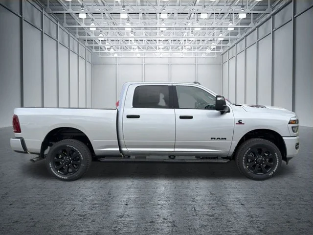 New 2027 Silver-Zynith Exterior Paint RAM Big Horn image 3
