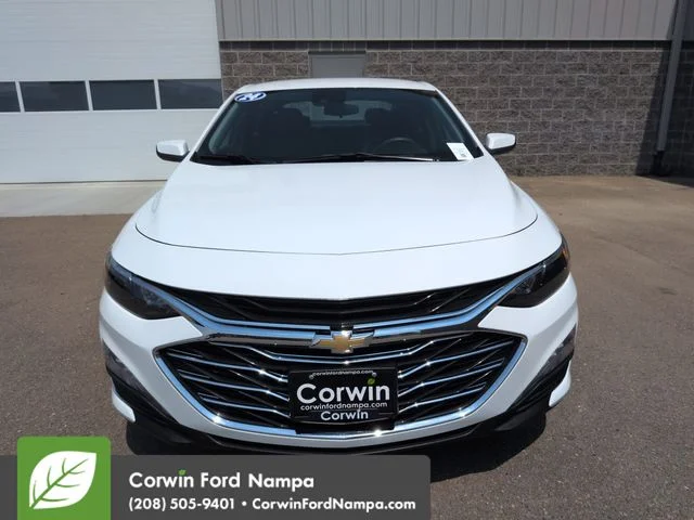 Used 2024 Summit White Chevrolet  image 8