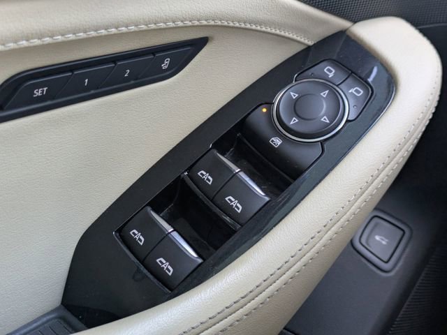Used 2022 Crystal White Tricoat Cadillac Premium Luxury image 26