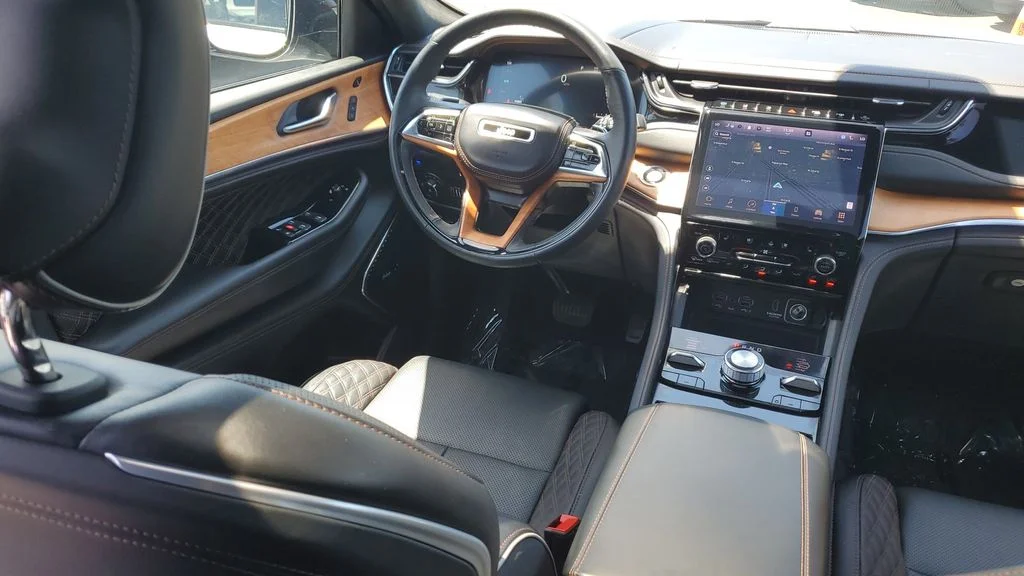Used 2022 White Jeep Summit Reserve 4xe image 14