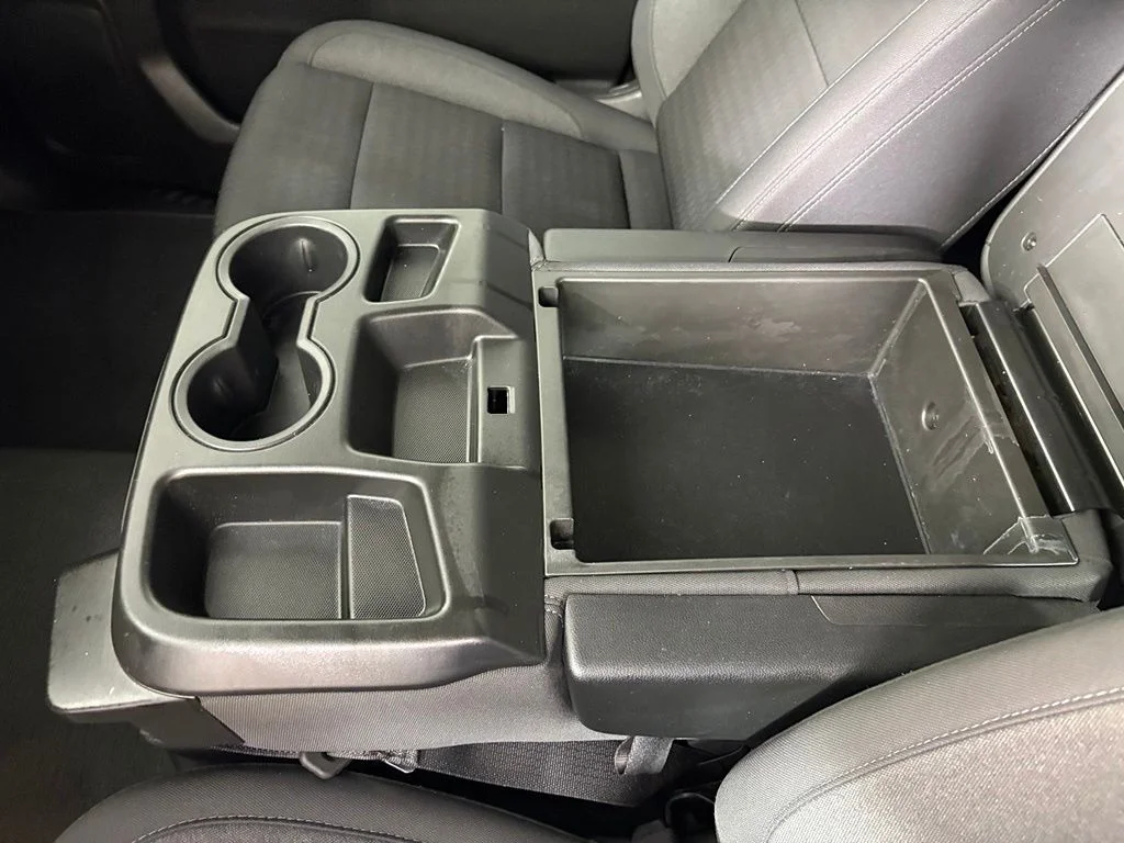 Used 2024 White Chevrolet Custom image 34