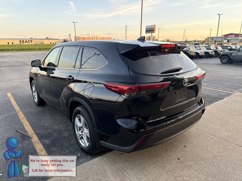 Used 2021 Midnight Black Metallic Toyota LE image 3