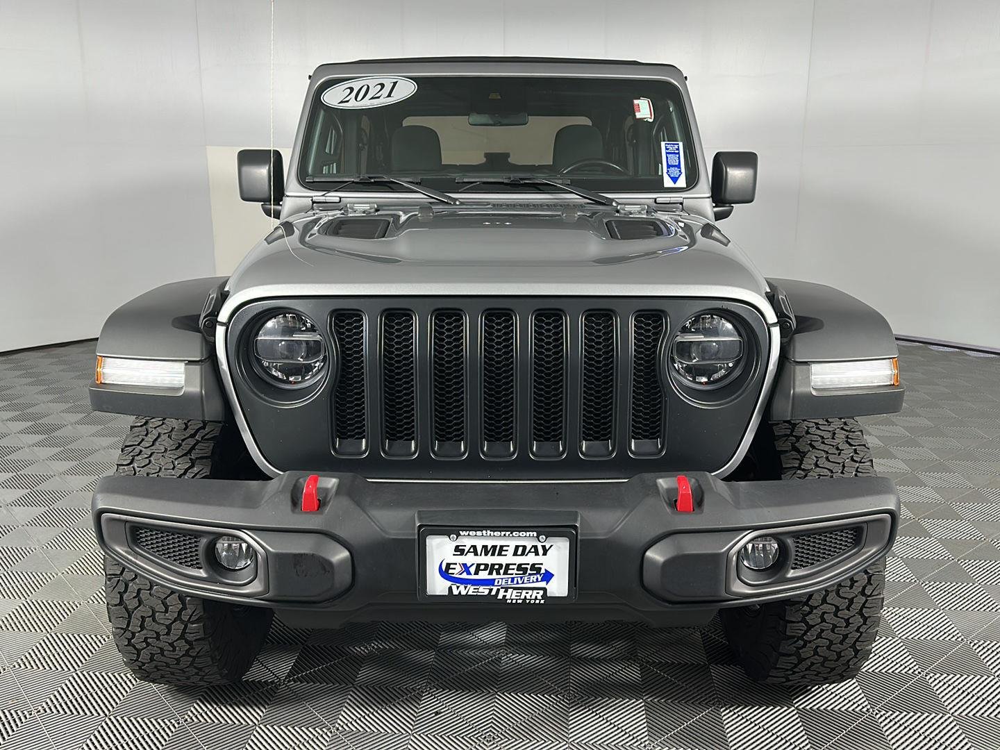 Used 2021 Billet Silver Metallic Clearcoat Jeep Rubicon image 5