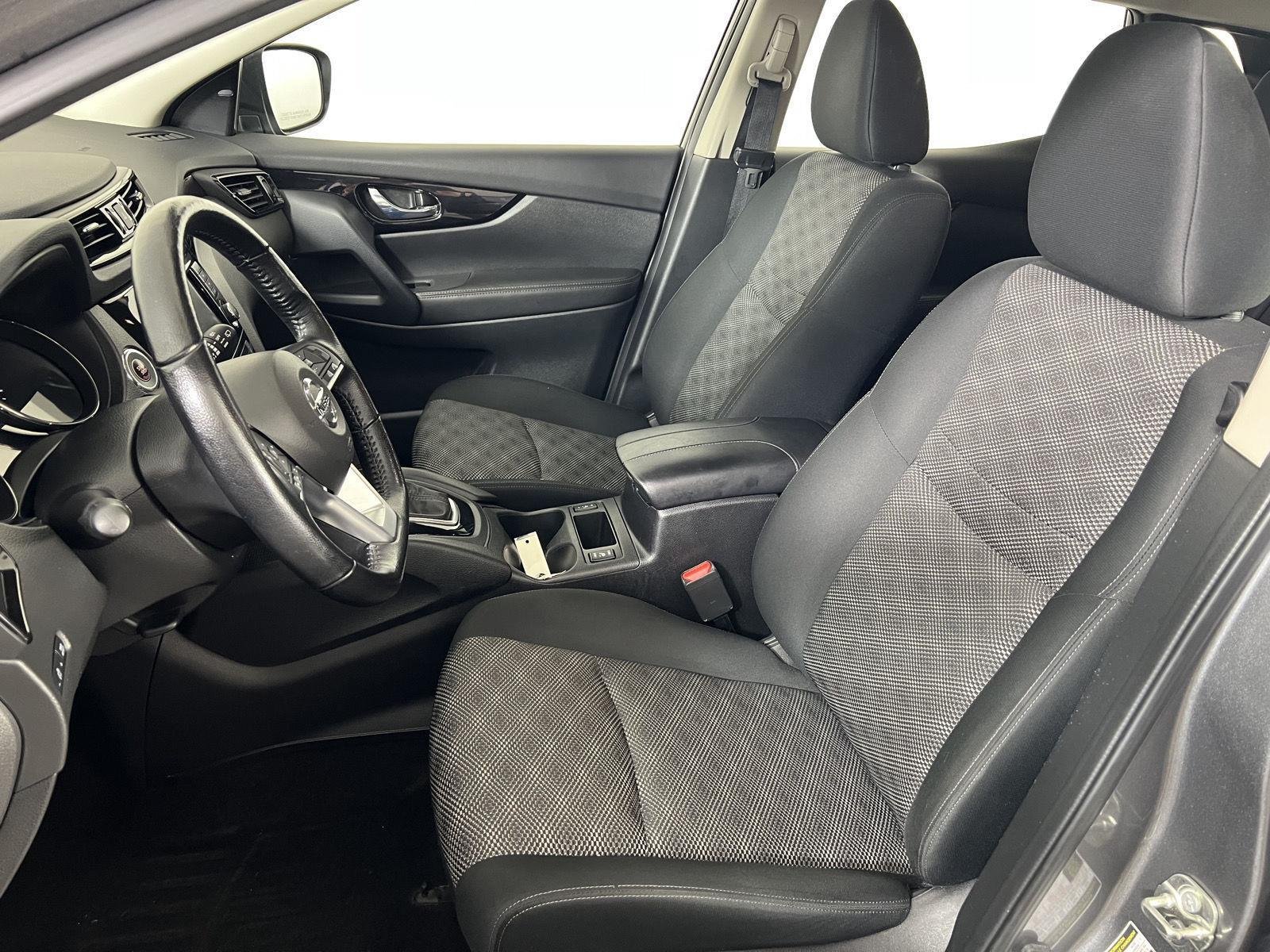 Used 2022 Gun Metallic Nissan SV image 11