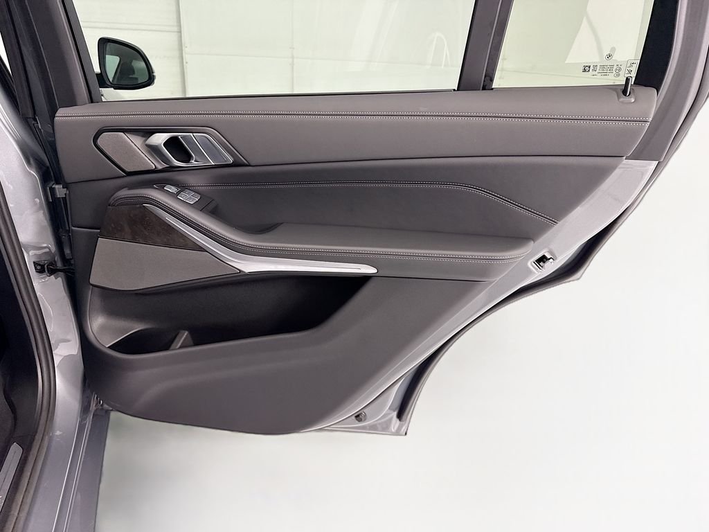 2026 BMW X7 40i - Photo 26