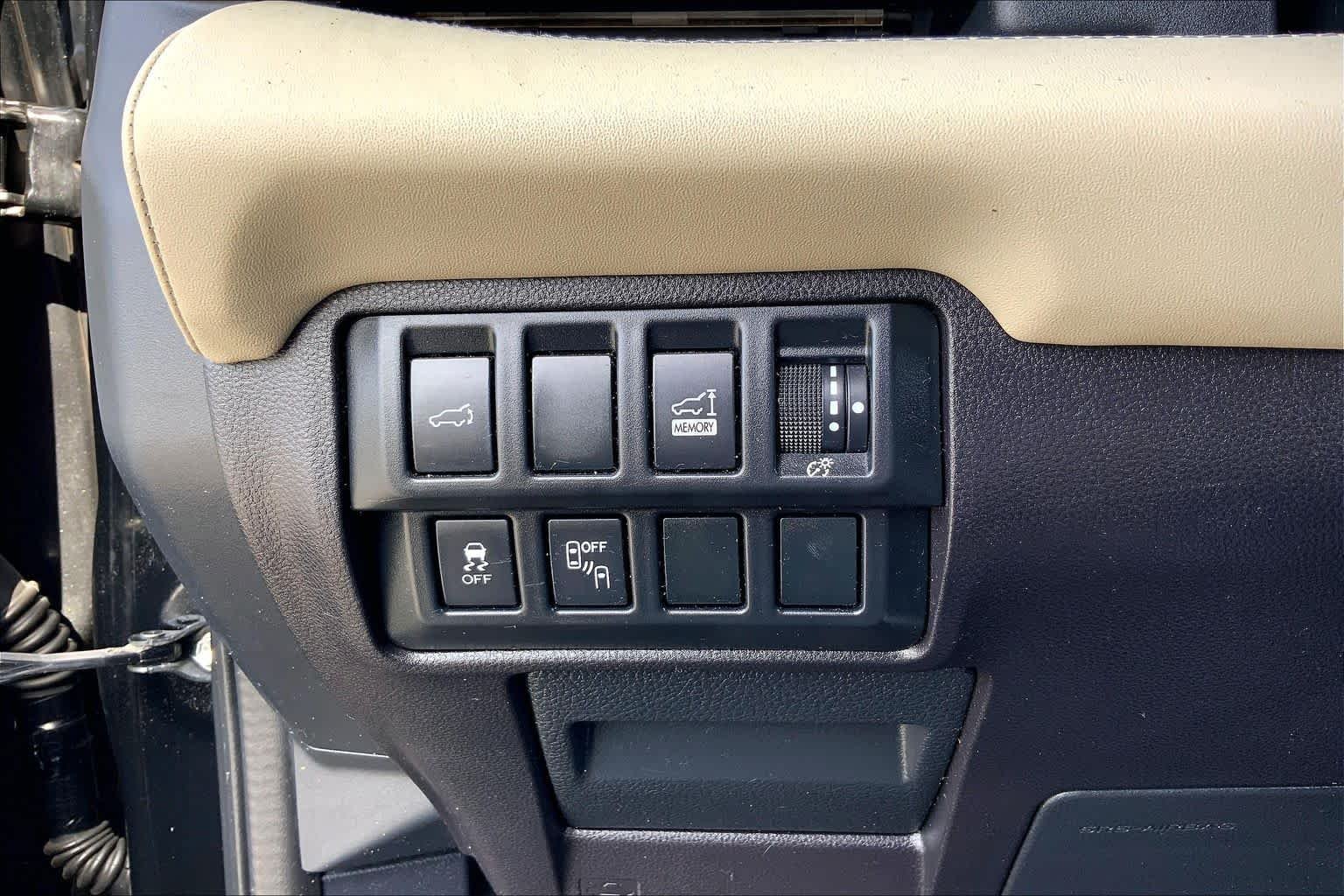 Used 2019 Crystal Black Silica Subaru Touring image 33