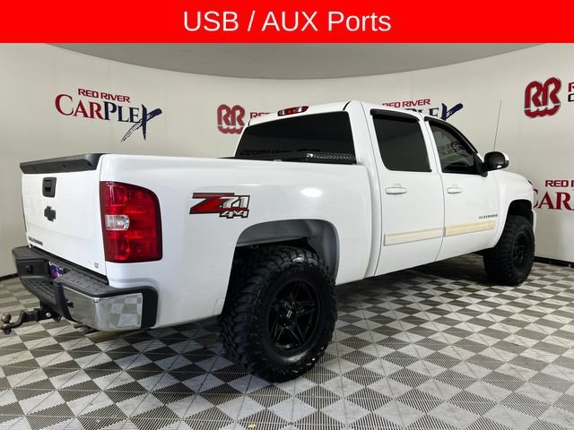 Used 2009 SUMMIT WHITE Chevrolet LT image 8