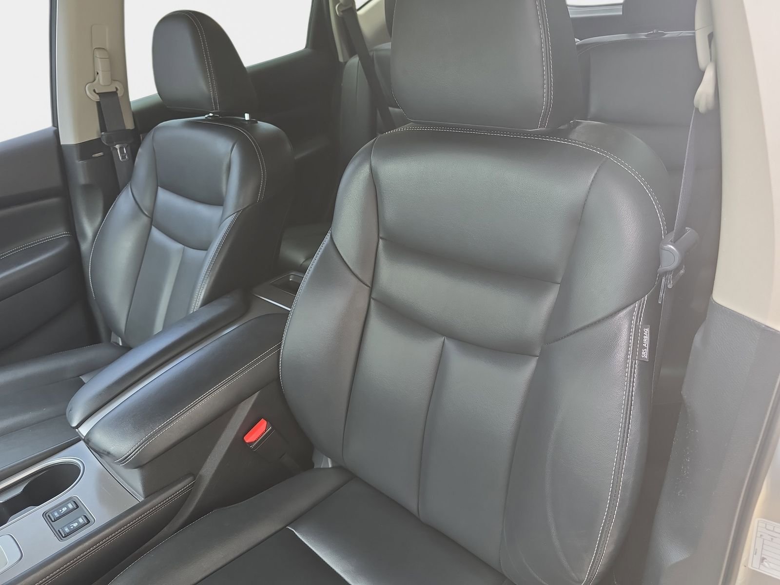 Used 2023 Silver Nissan SV image 22