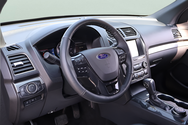 Used 2018 Blue Metallic Ford XLT image 12