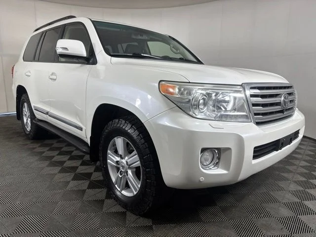 Used 2013 Blizzard Pearl Toyota Base image 1