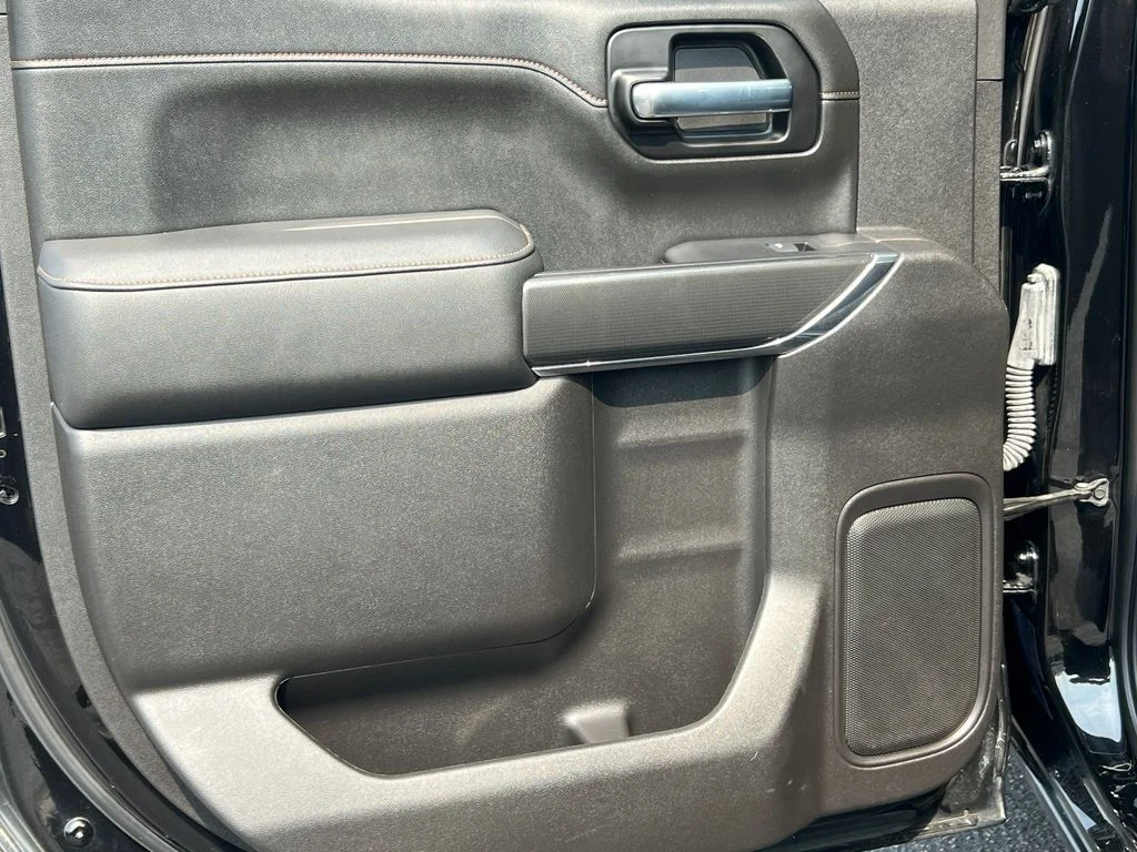 Used 2021 Black GMC AT4 image 39
