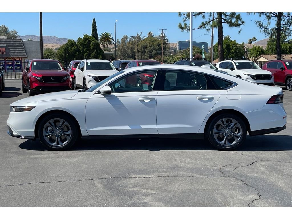 Used 2026 Platinum White Pearl Honda EX-L image 2