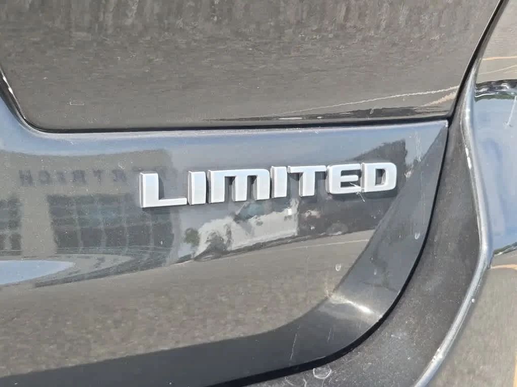Certified Used 2024 Rocky Mountain Pearlcoat Jeep Limited image 22