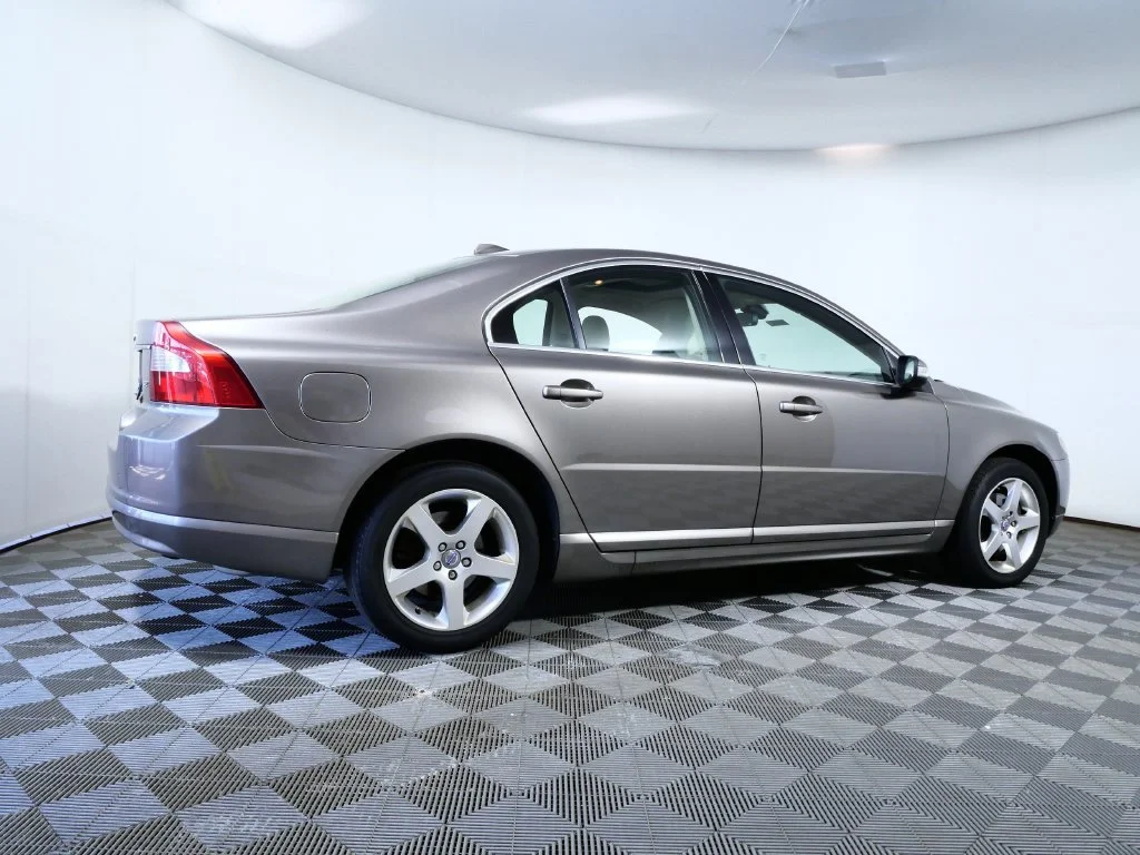 Used 2007  Volvo 3.2 image 6