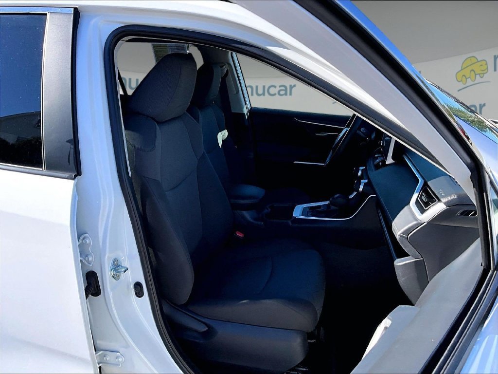 Used 2025 White Toyota XLE image 11