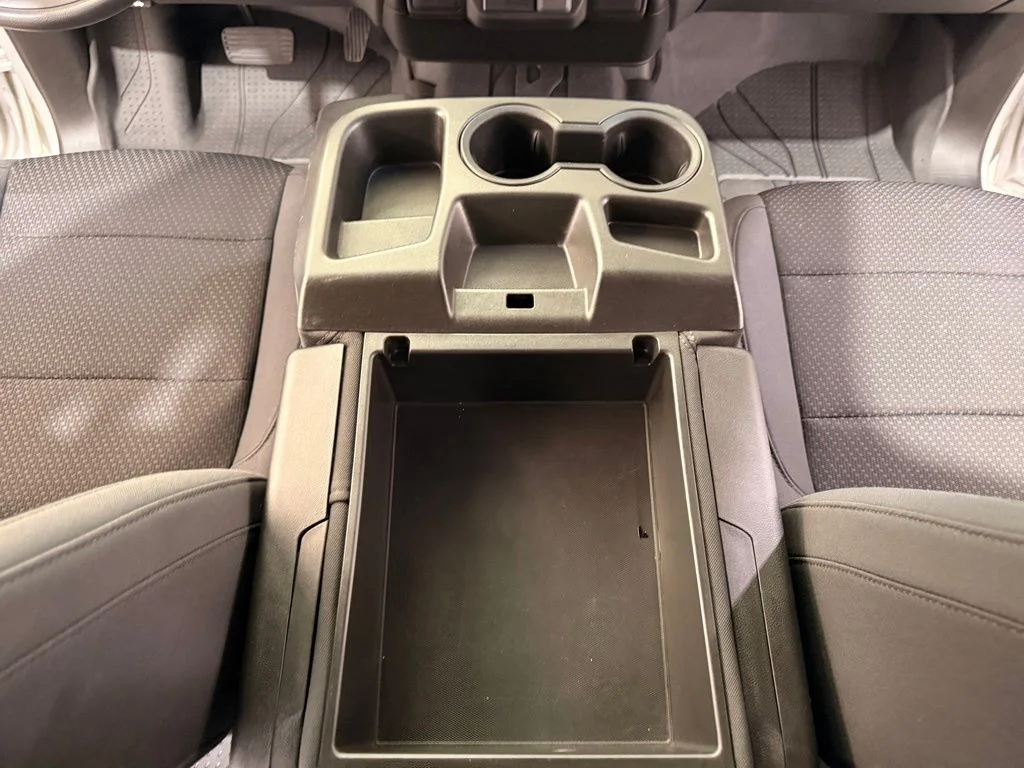Used 2019 Silver Chevrolet Custom image 22