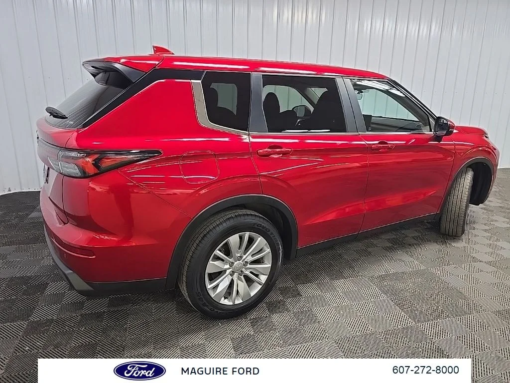Used 2025 Red Mitsubishi ES image 3