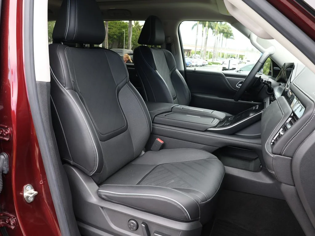 Certified Used 2025 Red INFINITI LUXE image 26