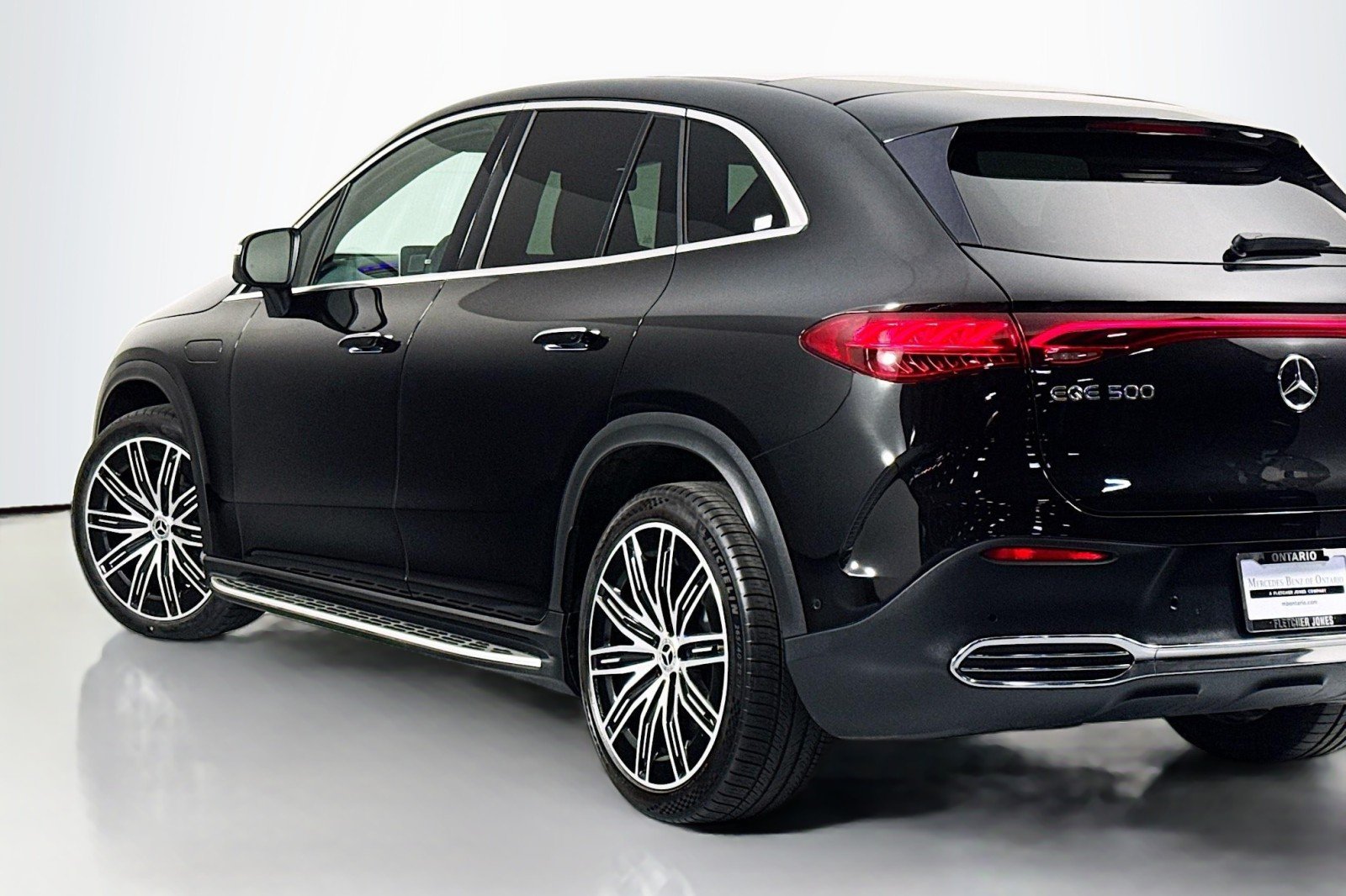 Used 2023 Obsidian Black Metallic Mercedes-Benz 500 image 13