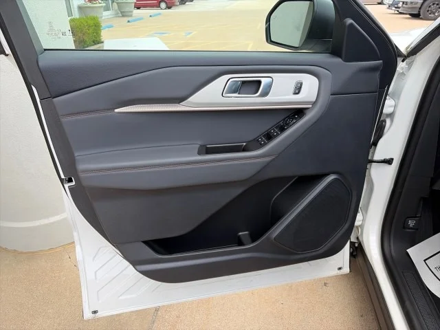 New 2026 Star White Metallic Tri-Coat Ford Active 100A image 32