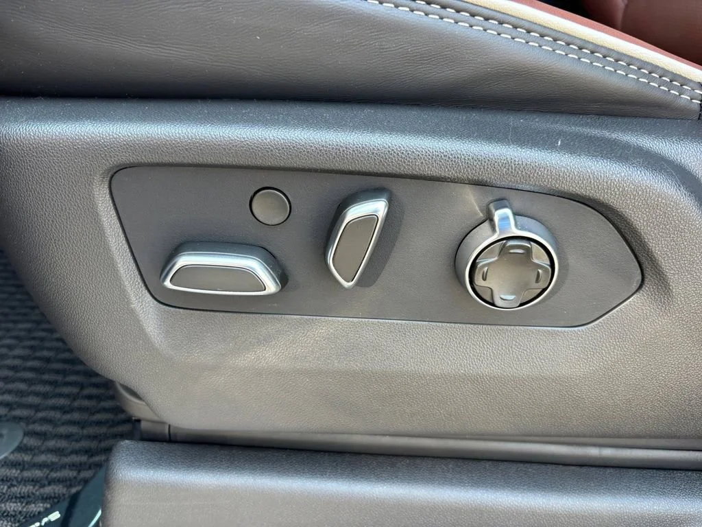 New 2026 Onyx Black GMC Denali Ultimate image 32