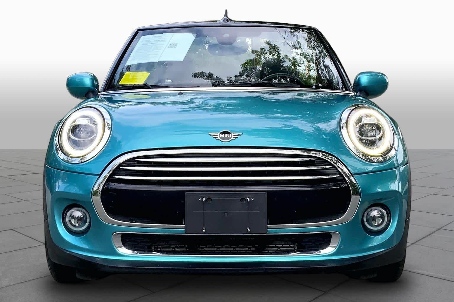 Used 2020 Caribbean Aqua Metallic MINI Cooper image 3