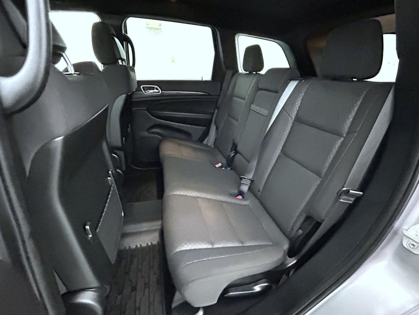 Used 2019 Silver Jeep Laredo E image 19