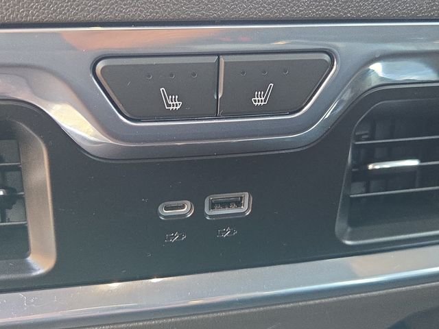 Used 2023 White Frost GMC Denali image 18