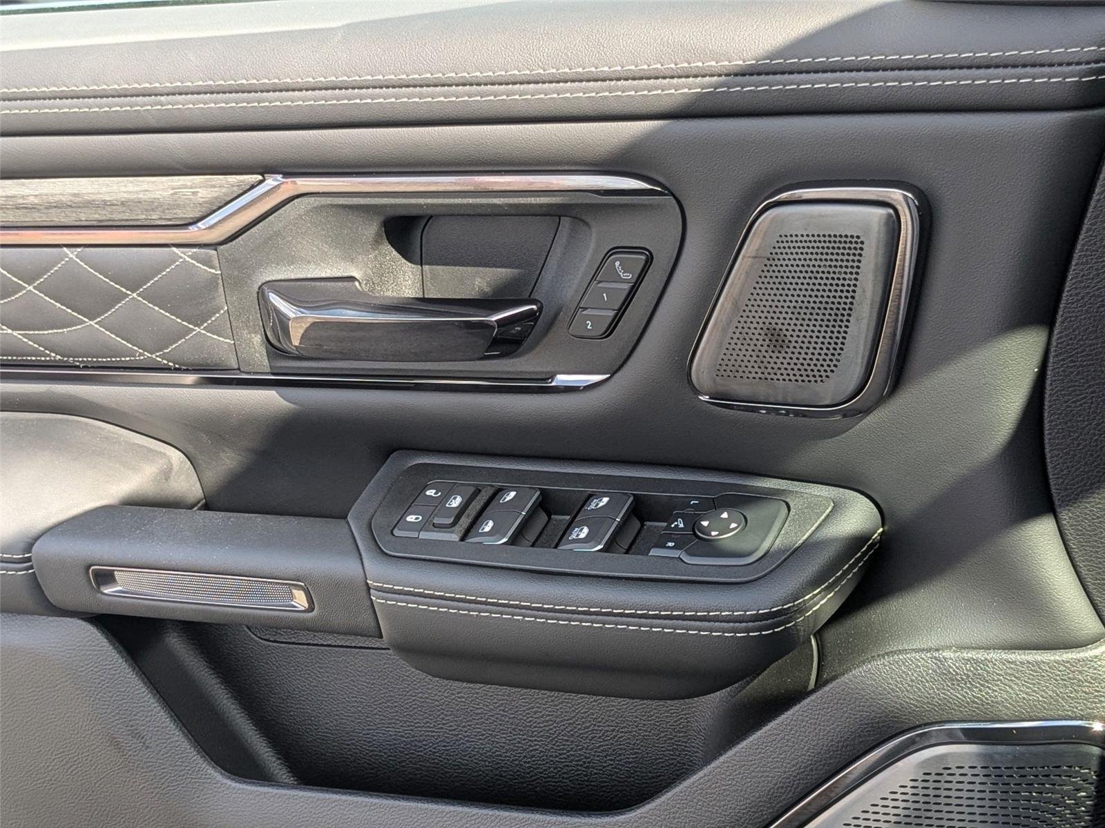 2026 RAM 1500 Limited - Photo 10