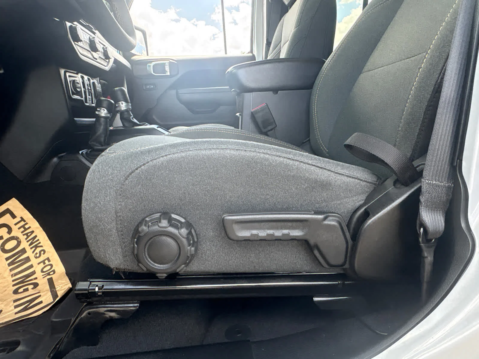 Used 2024 Silver Zynith Clearcoat Jeep Sport S image 20