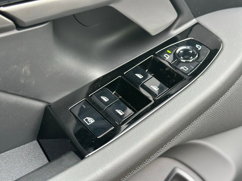 New 2026 Black Sapphire Metallic BMW 530i xDrive image 19