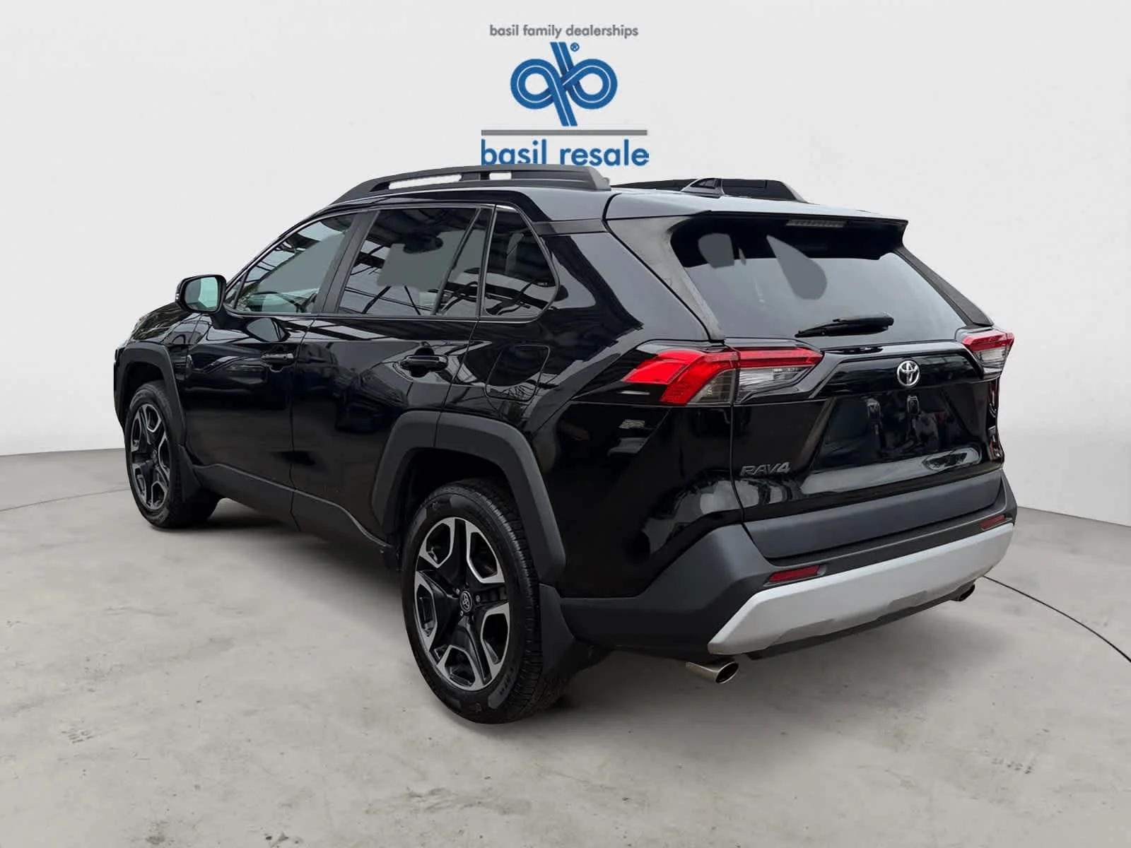 Used 2021 Midnight Black Metallic Toyota Adventure image 5