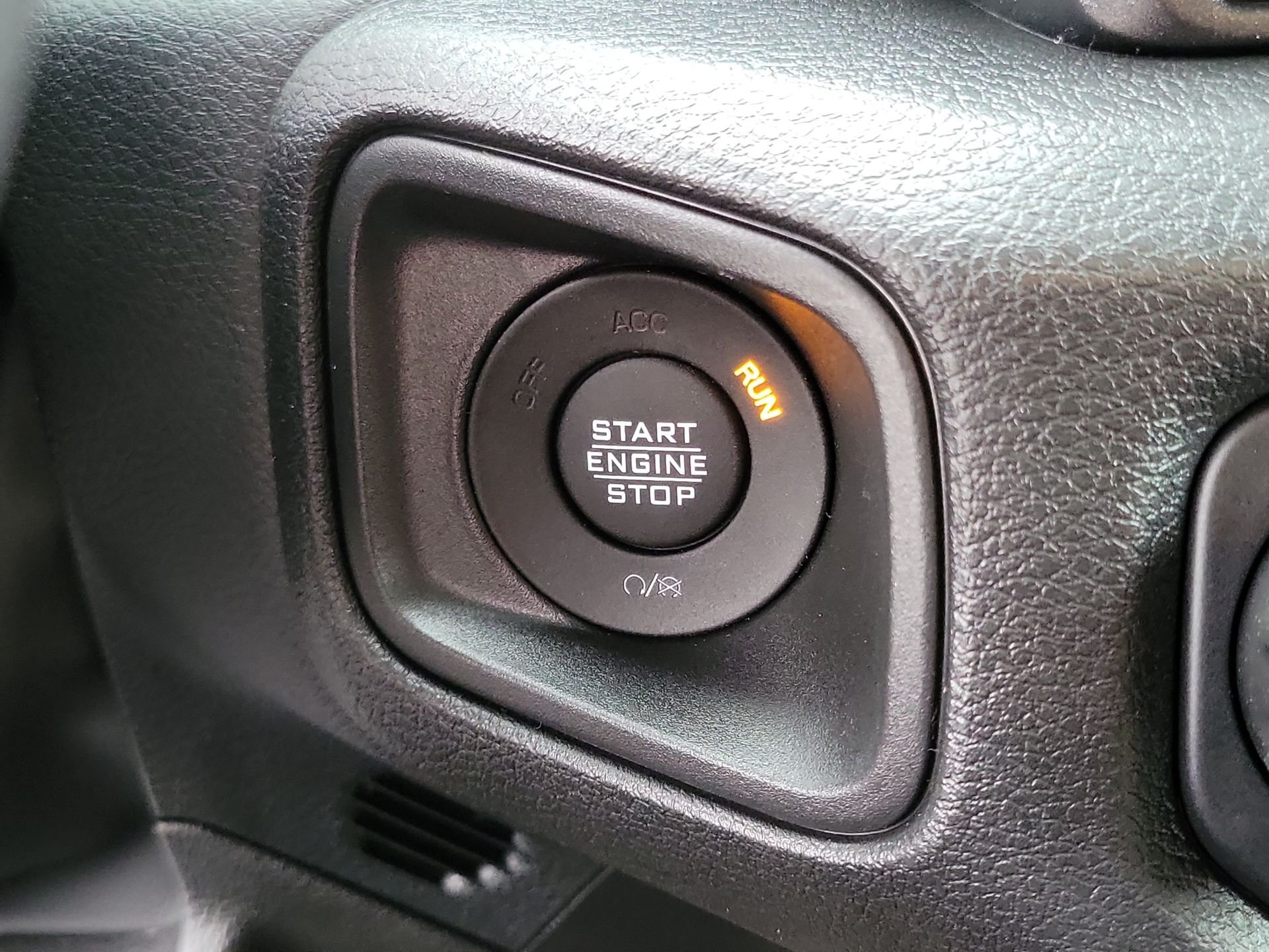 New 2026 Granite Crystal Metallic Clear-Coat Exterior Paint Jeep 85th Anniversary Edition image 11
